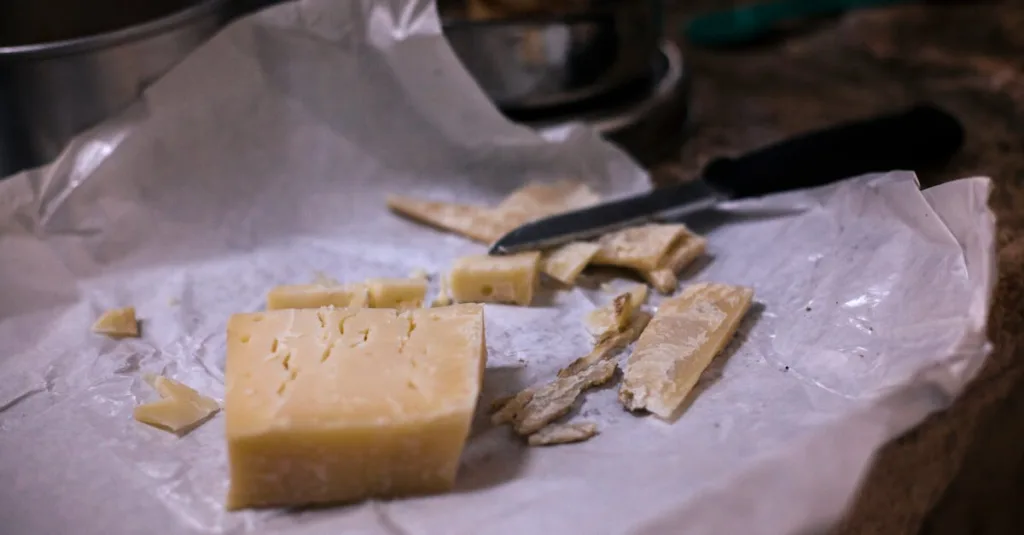 découvrez les secrets authentiques de la charcuterie corse, un art culinaire traditionnel aux saveurs uniques et raffinées de la méditerranée.
