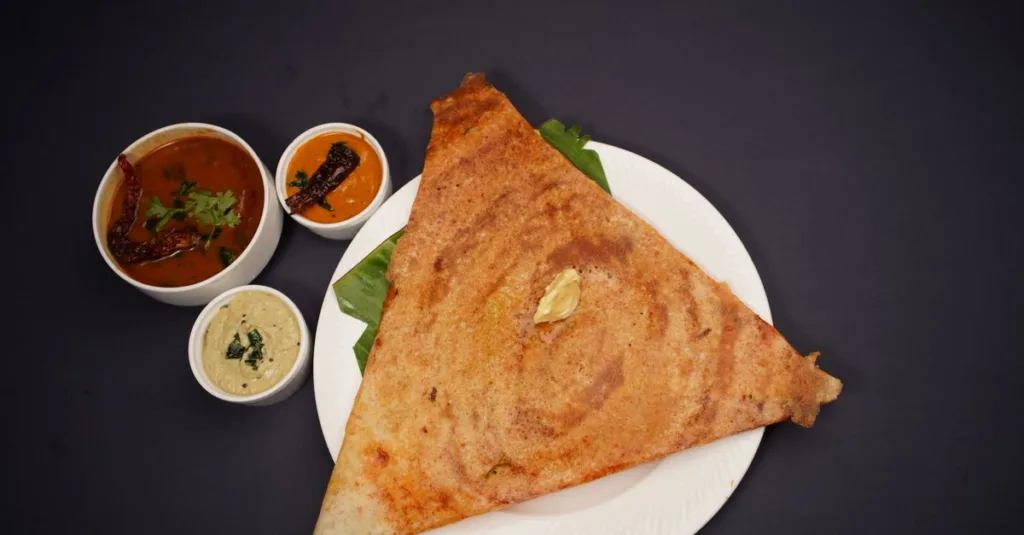 découvrez les plats incontournables à déguster absolument chez muniyandi vilas, une expérience culinaire authentique du sud de l'inde.